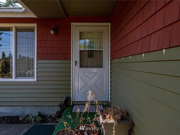 4th image of 1722 S 92nd St