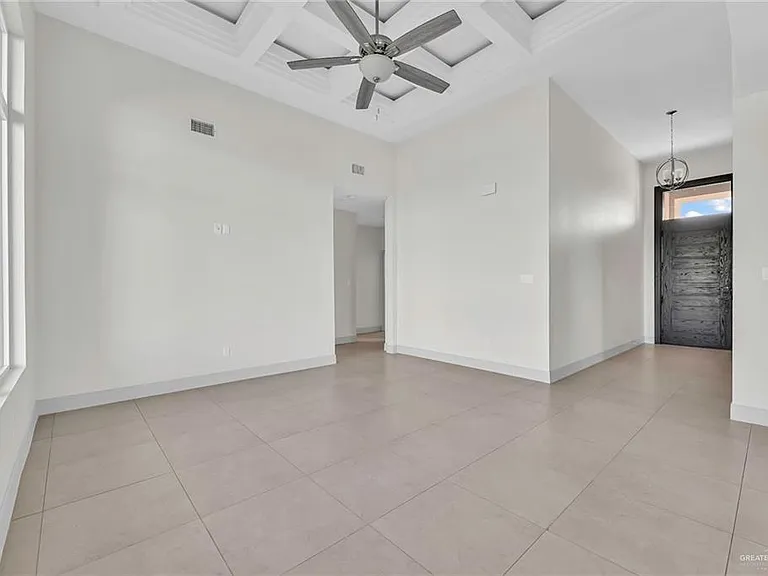 1202 S Linda St — Photo 6