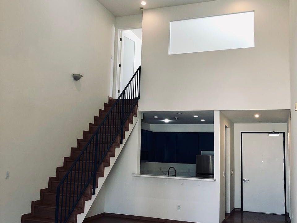 1st image of 625 S Berendo St #Penthouse 8