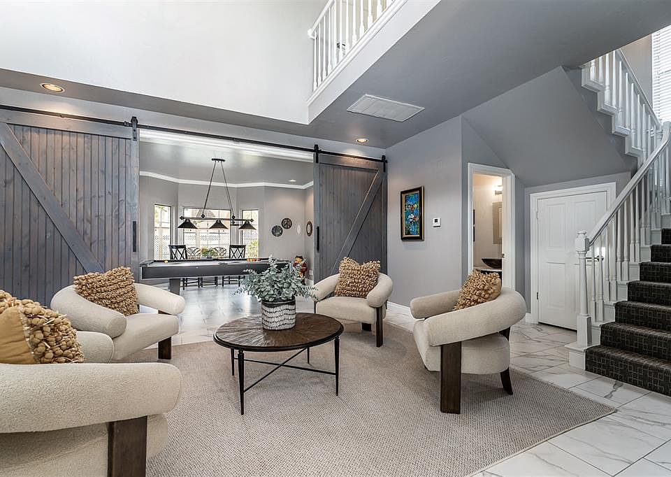 1st image of 701 Inverary Dr