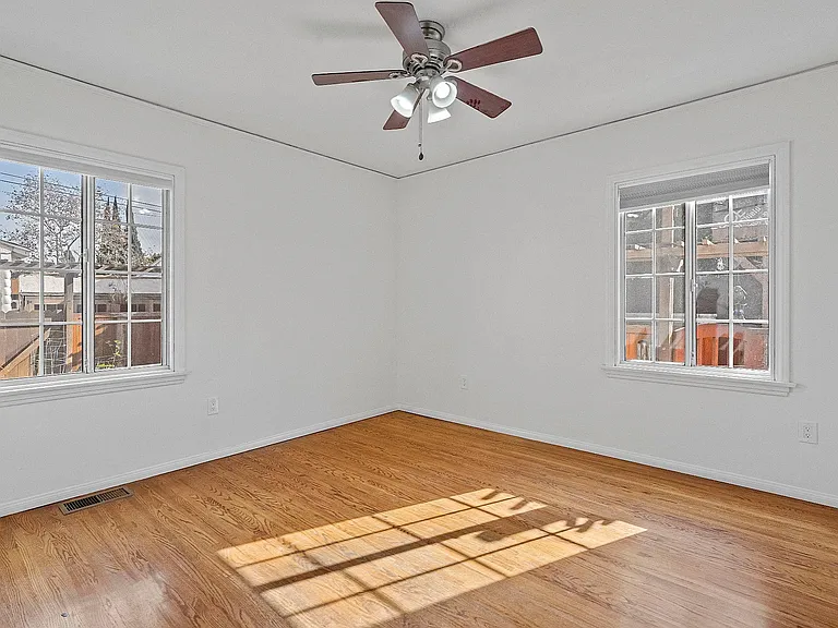 4044 Huron Ave — Photo 14