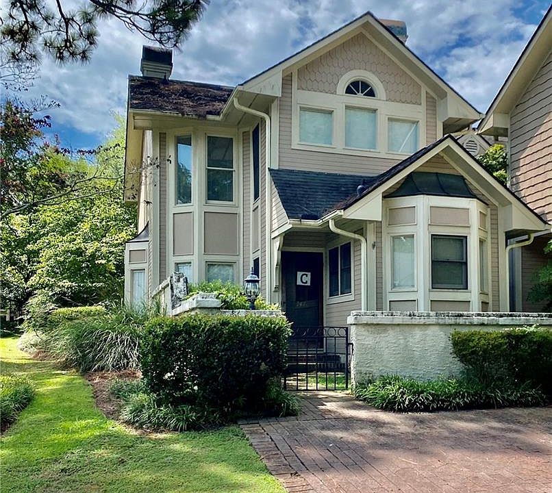 1st image of 747 Victorian Pl