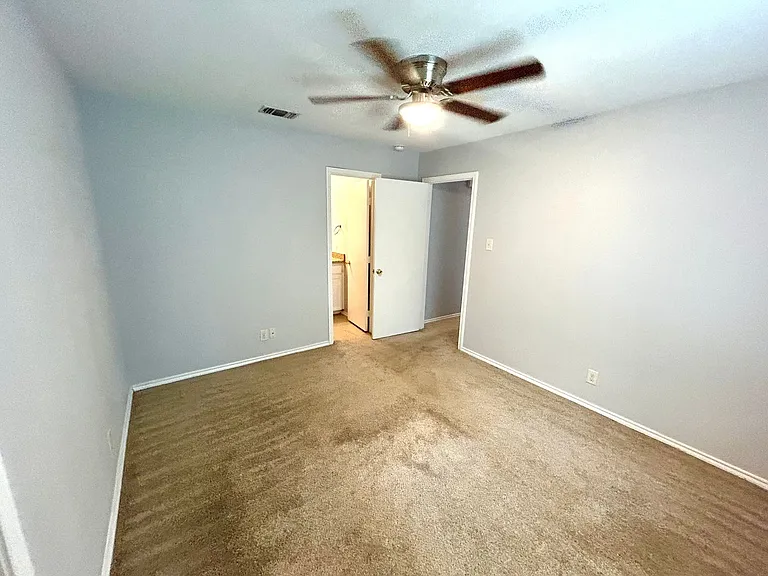 810 Station St — Photo 38