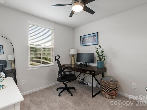 3rd image of 6113 Cutwater Cir