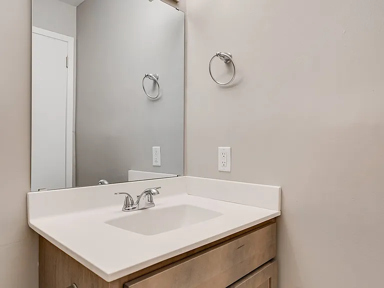 McCarron's View Apartments — Photo 58