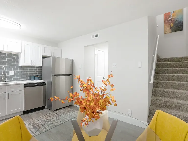 Spanish Lake Townhomes — Photo 18
