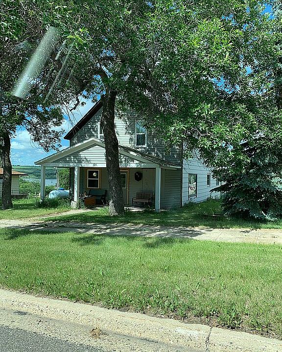 Front of home view of lake