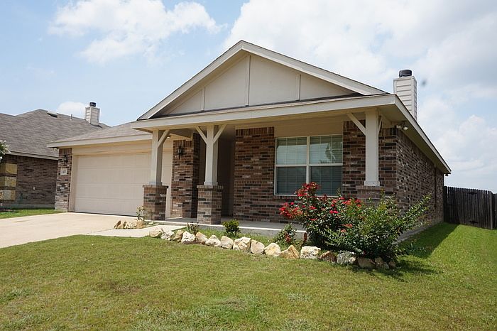 1st image of 432 Sandy Creek Dr