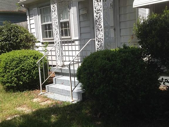 2nd image of 402 W Carver St
