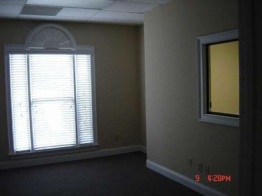 4th image of 997 Commerce Dr SW Ste 2B