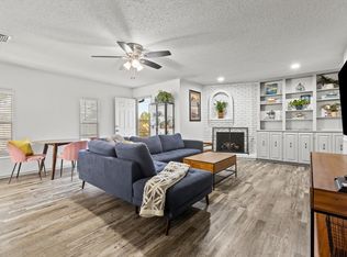 907 S Delaware St, Irving, TX 75060