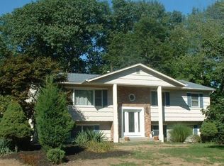 33 Old Middletown Rd, New City, NY 10956