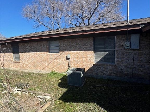 5th image of 1602 Phyllis Dr