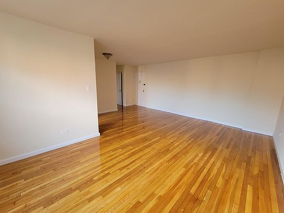 2nd image of 3625 Parsons Blvd #4E