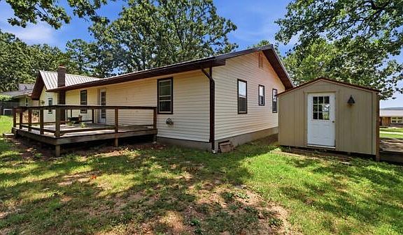 5th image of 651 Plainview Drive