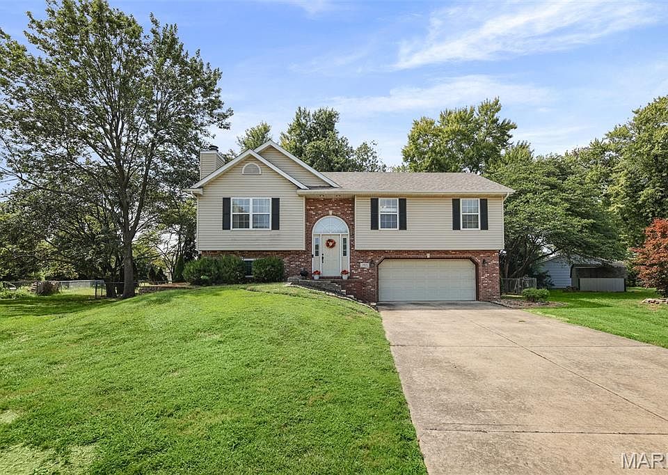 1st image of 2433 Field Point Dr