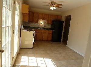 3rd image of 995 Galsworthy Ct