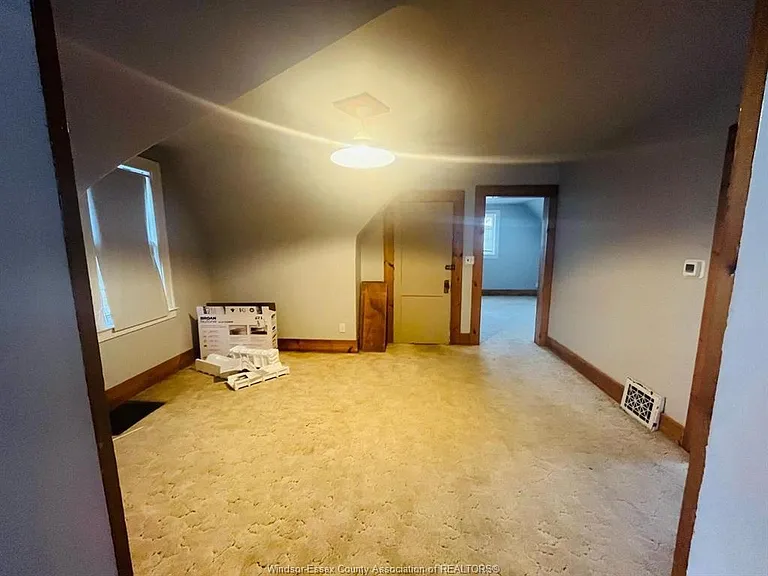 1645 Goyeau St #UPPER — Photo 5