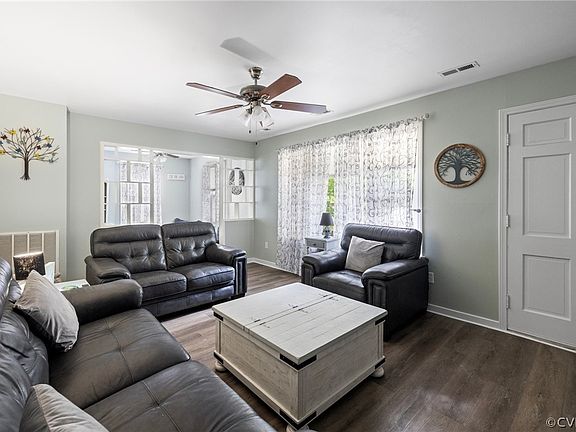 5th image of 404 Pagebrook Dr