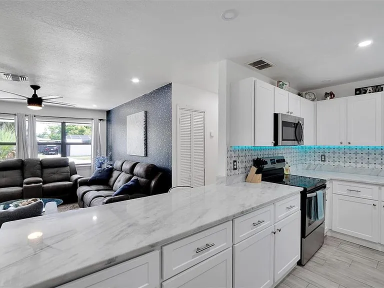 4731 W Montgomery Ave — Photo 18
