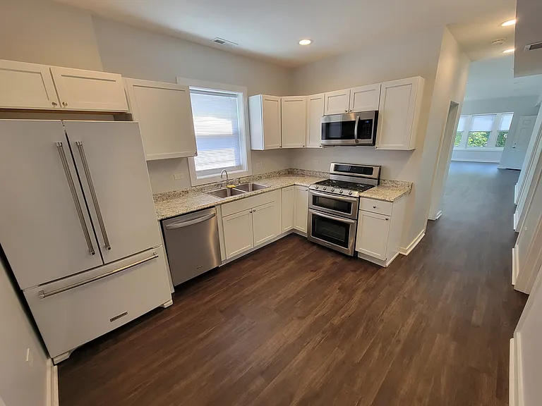 4023 N Kilbourn Ave #2 — Photo 11