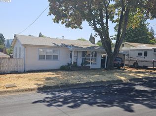 261 NW Cecil Ave, Roseburg, OR 97470