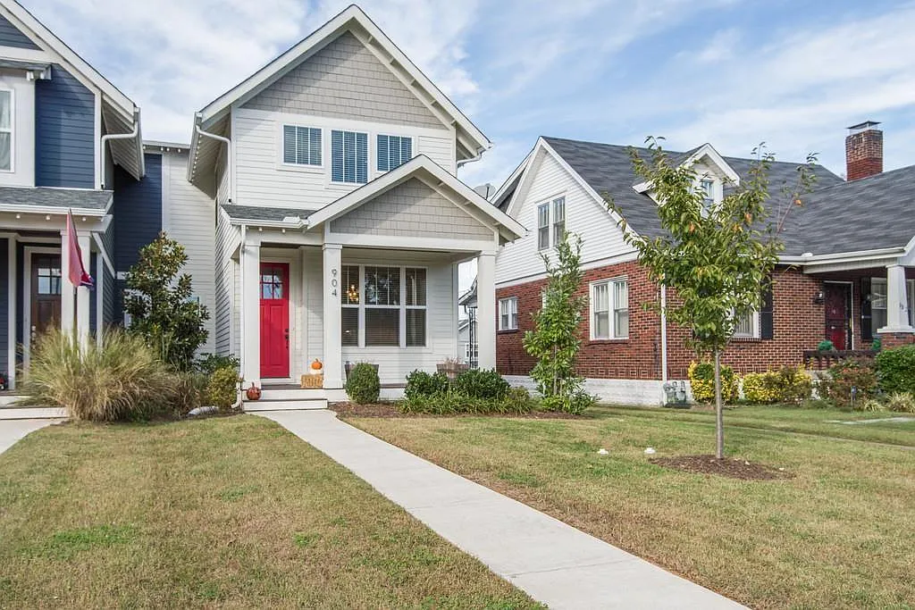 3 bed, 3.5 bath, 2194 sqft, $5,000 — Photo 1