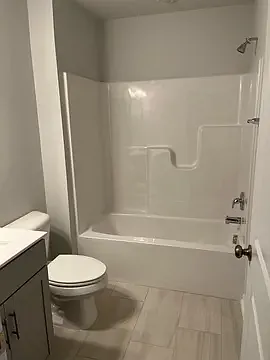 4 bed, 3.5 bath, 2410 sqft, $2,550 — Photo 3