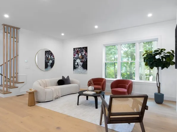10-12 Elliot Ter, Newton Upper Falls, MA 02464