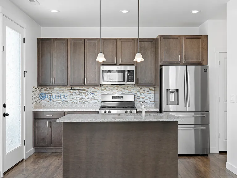 10539 S Liv Way — Photo 12