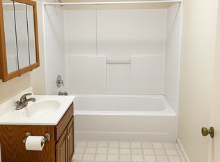 209 2nd St NW APT 6, Faribault, MN 55021