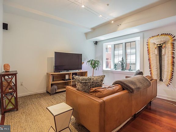 5th image of 219-29 S 18th St #523