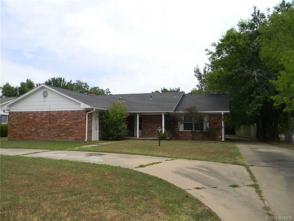 2nd image of 1416 N Sioux Ave