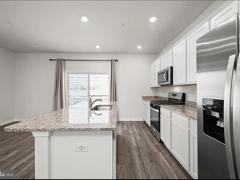 1944 Fauna Dr — Photo 8