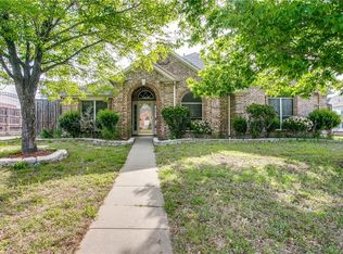 2810 Saint Charles Dr, Mansfield, TX 76063