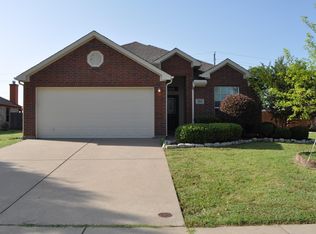 104 Running Deer Ln, Waxahachie, TX