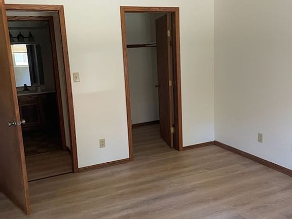 3rd image of 832 Weslyn Ct Unit 3