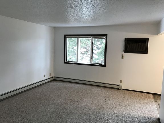 3rd image of 1506 1st Ave NW #12