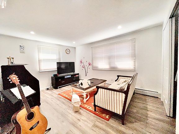 2nd image of 1427 Park Ave #1F