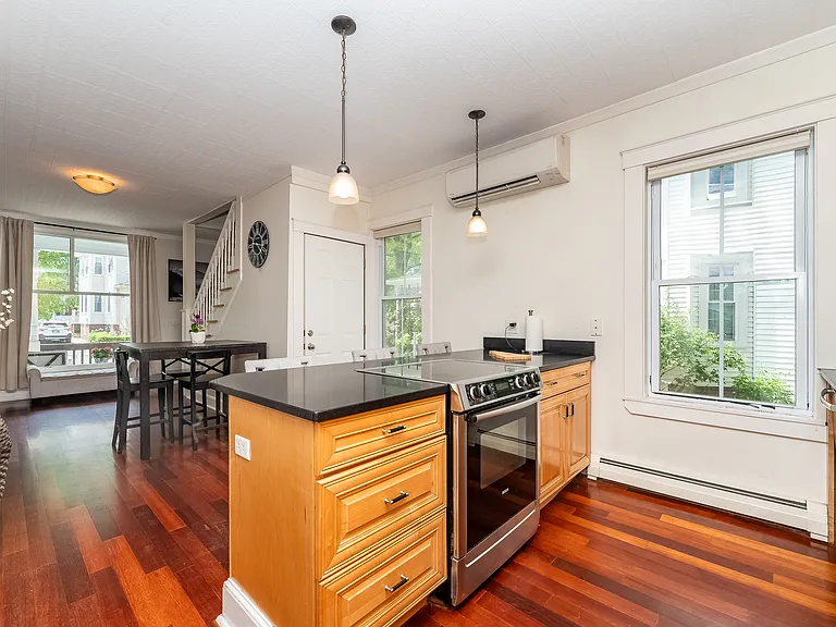 301 Richards Ave — Photo 8