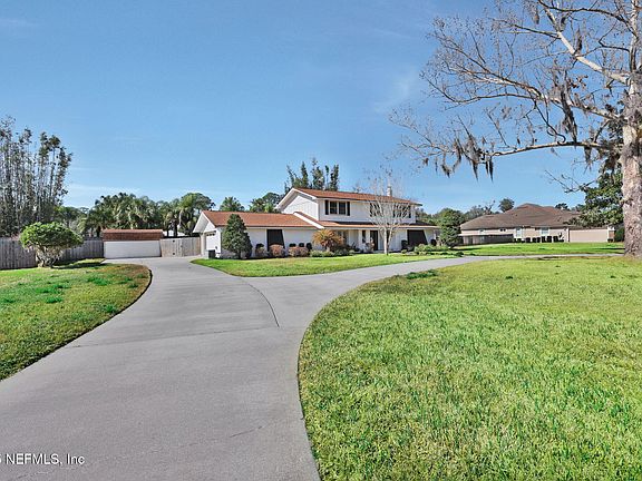 4th image of 11674 VILLAGE Lane
