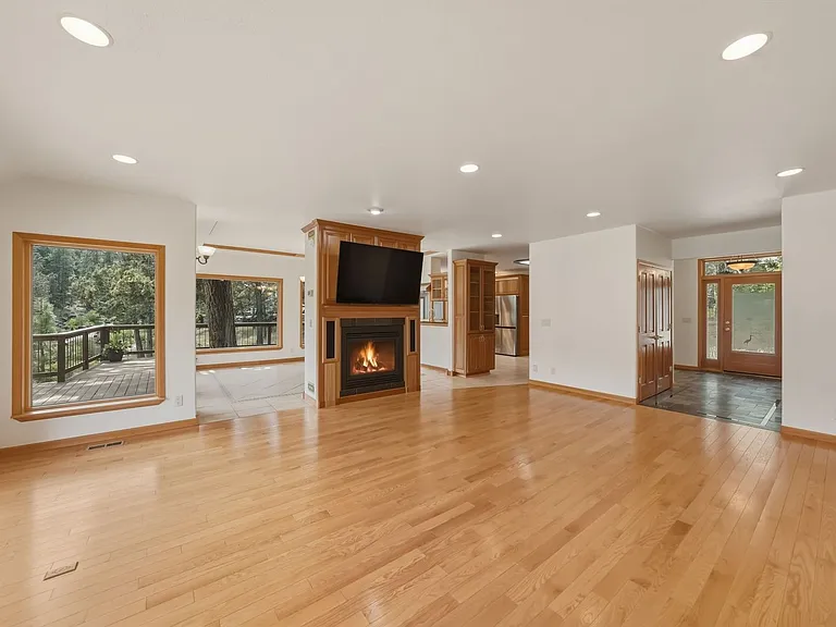 637 NW Silver Buckle Rd — Photo 50