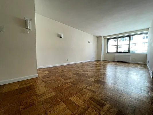 Rented by Bond New York | media 19