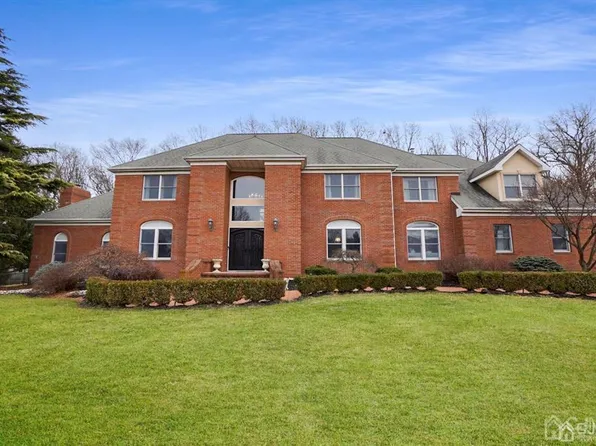 10 Brittany Dr, Colts Neck, NJ 07722