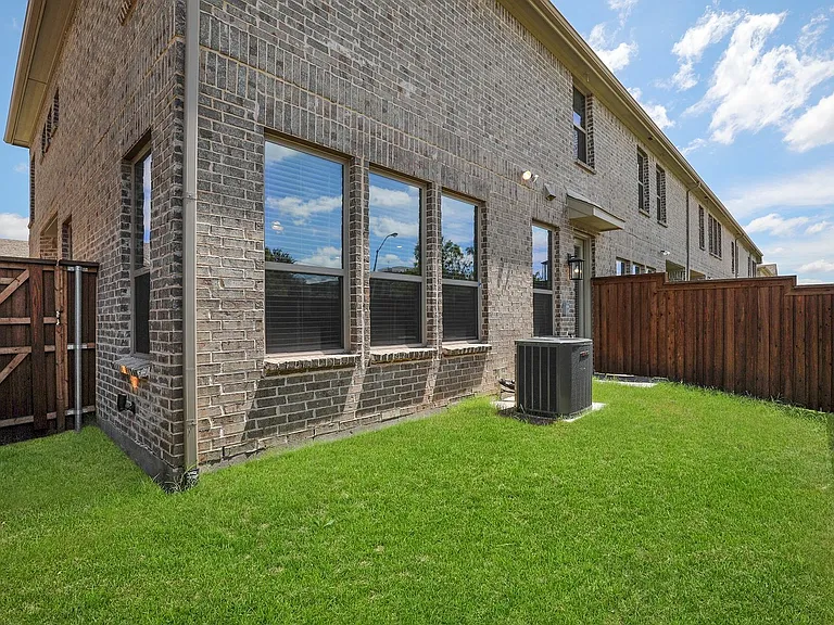 3032 Galveston St — Photo 28