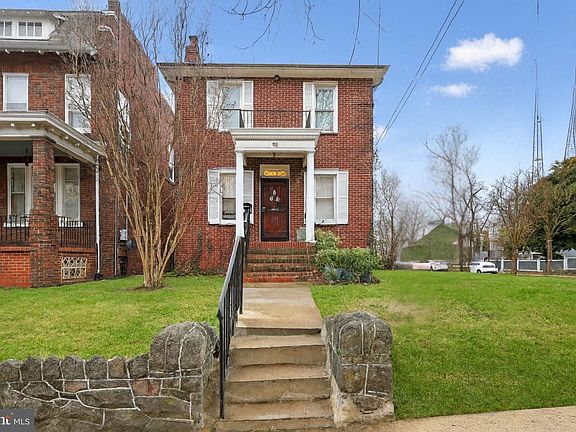 2nd image of 740 Rittenhouse St NW