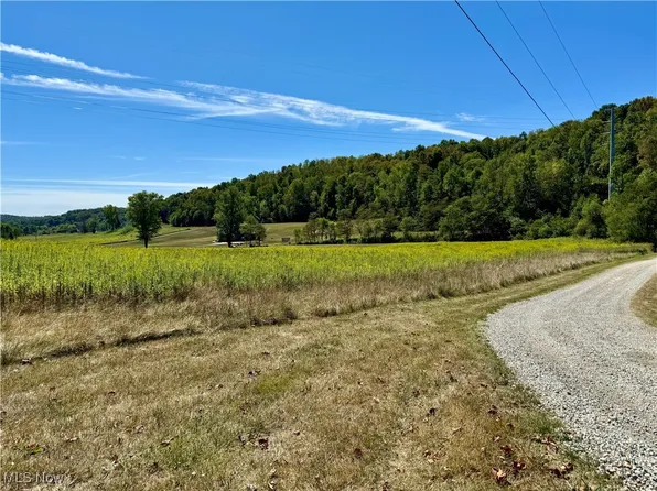 7578 Wolf Run Rd SE, Dennison, OH 44621