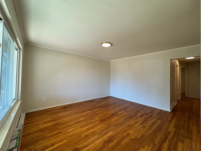 2235 Chesley Dr — Photo 5