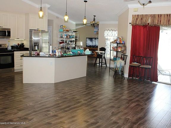 3rd image of 18622 White Pine Cir