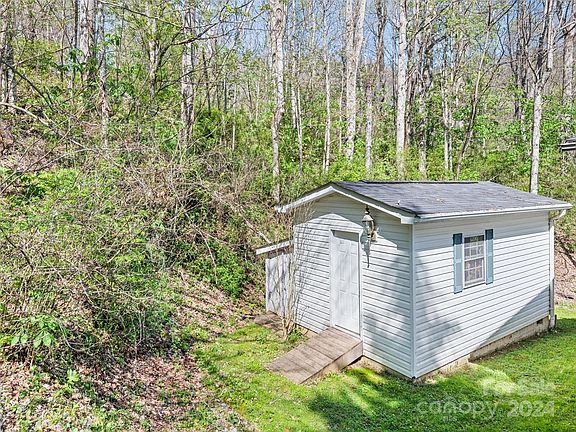 4th image of 268 Powderhorn Dr